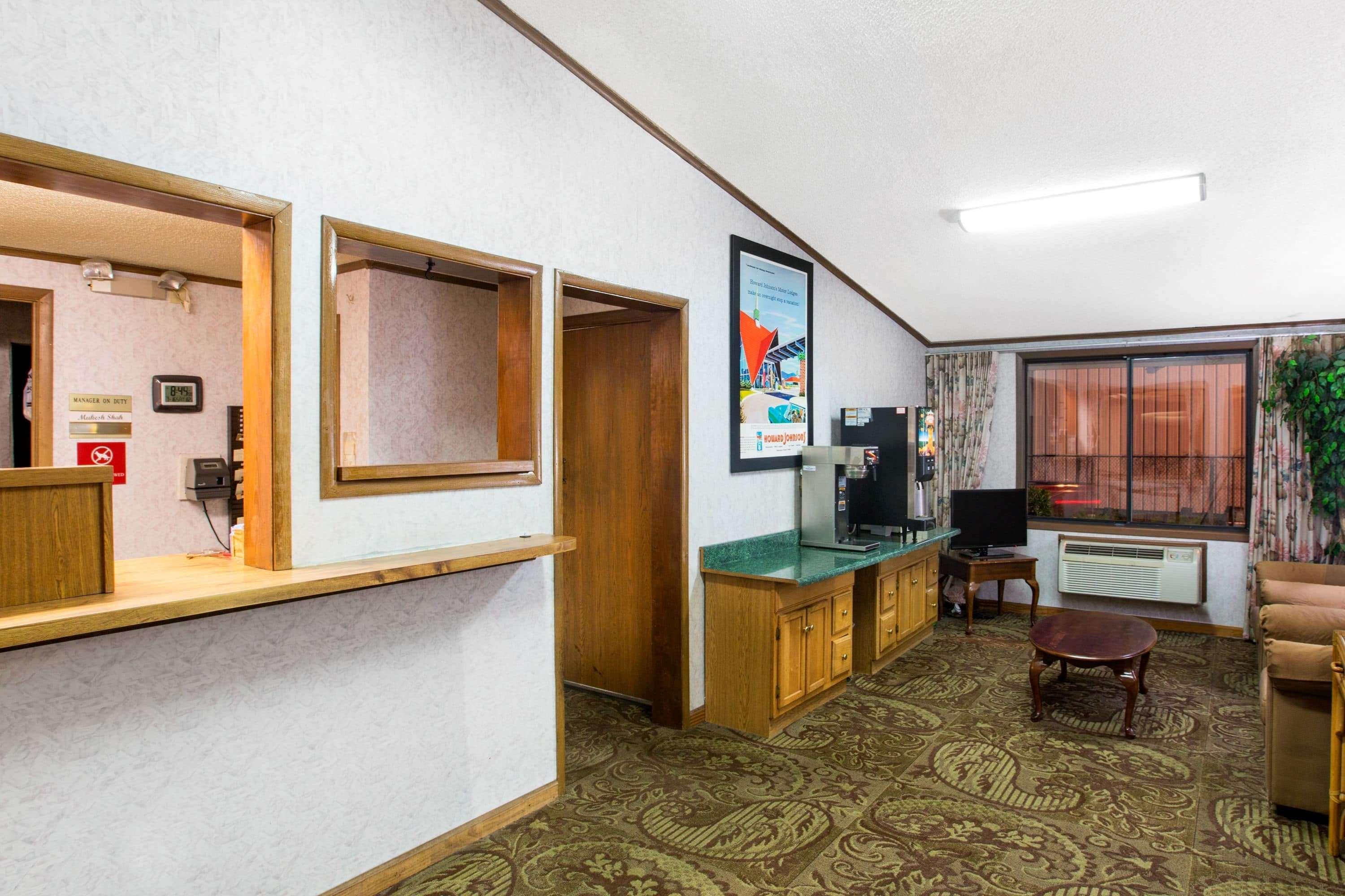 Howard Johnson By Wyndham Wilmington Exterior photo